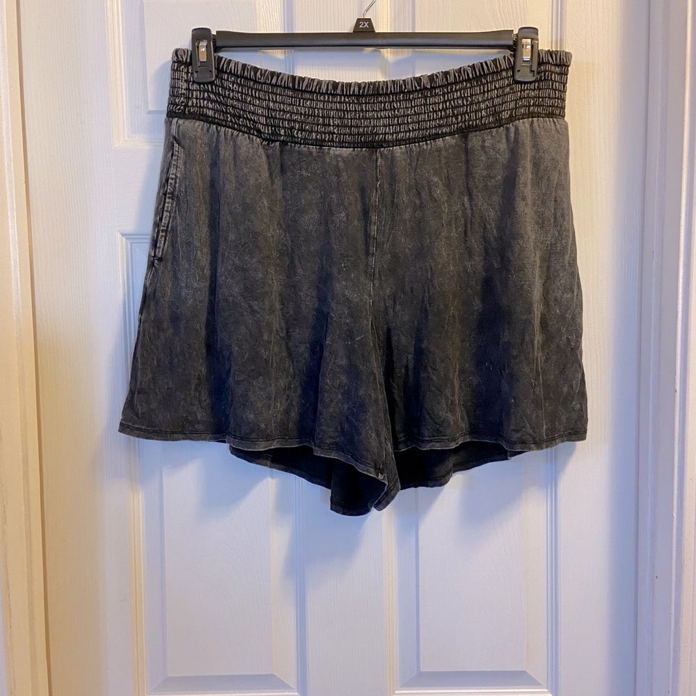 Brand New With Tags Torrid 1X Black Rayon Spandex Shorts